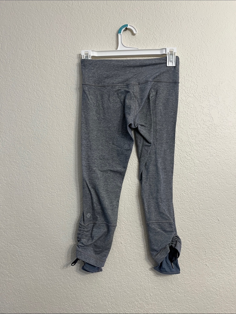 lululemon athletica Charcoal Gray Ruched-Hem capris leggings